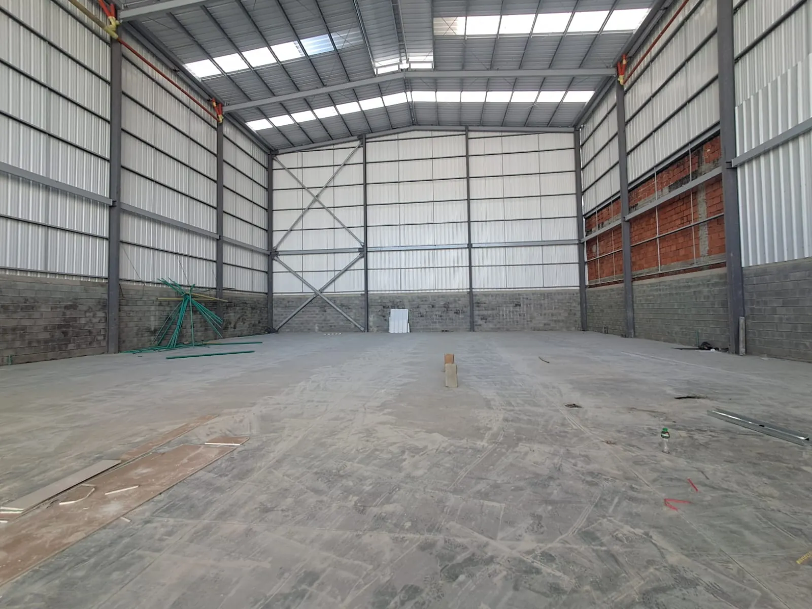 Bodega en Arriendo en La Playita, Dosquebradas, 700,0 m² (foto 3) — CREBI