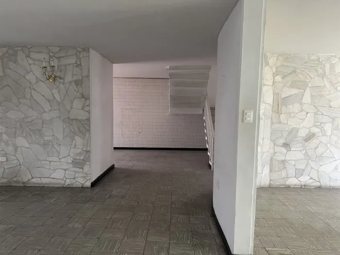 Multifamily en Venta en Santa Mónica, Cali, 380,0 m² (foto 3) — CREBI