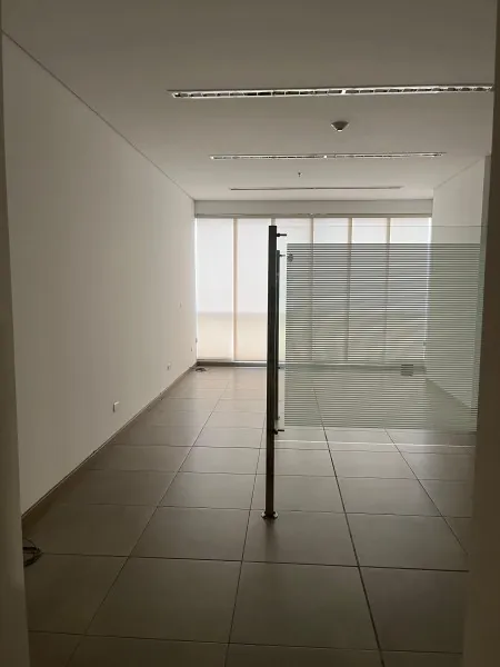 Oficina en Arriendo en Chipichape, Cali, 37,0 m² (foto 3) — CREBI