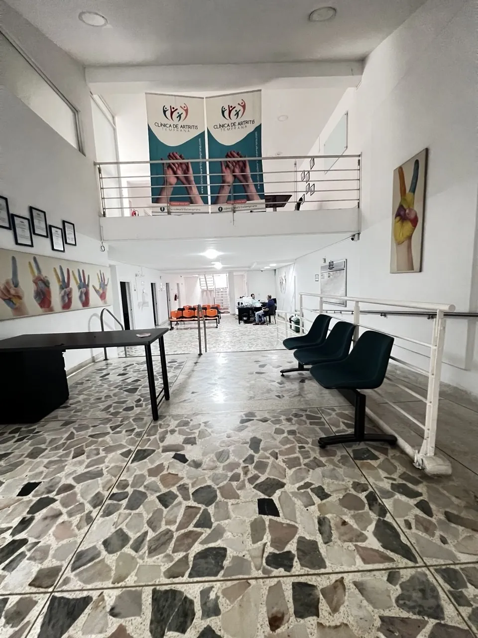 Local en Arriendo en Urbanización Tequendama, Cali, 450,0 m² (foto 3) — CREBI