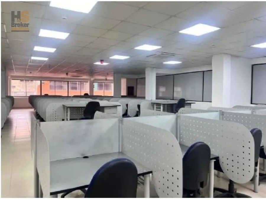Edificio en Arriendo en San Pedro, Cali, 1352,0 m² (foto 3) — CREBI