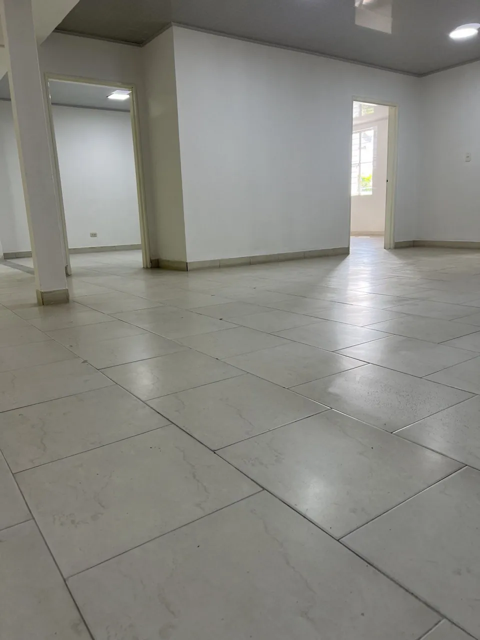 Local en Arriendo en Urbanización Tequendama, Cali, 164,0 m² (foto 3) — CREBI