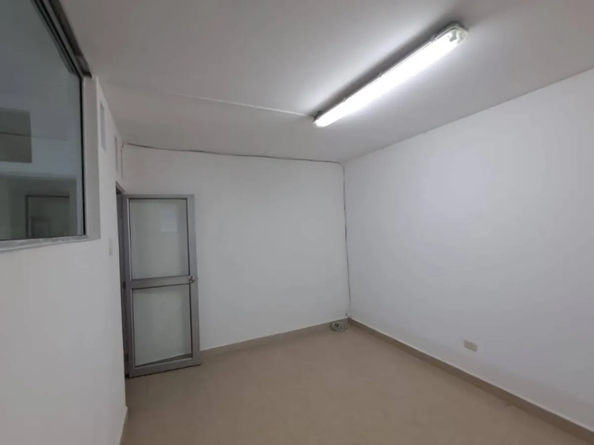 Local en Arriendo en Sector Galeria Central, Pereira, 30,0 m² (foto 3) — CREBI