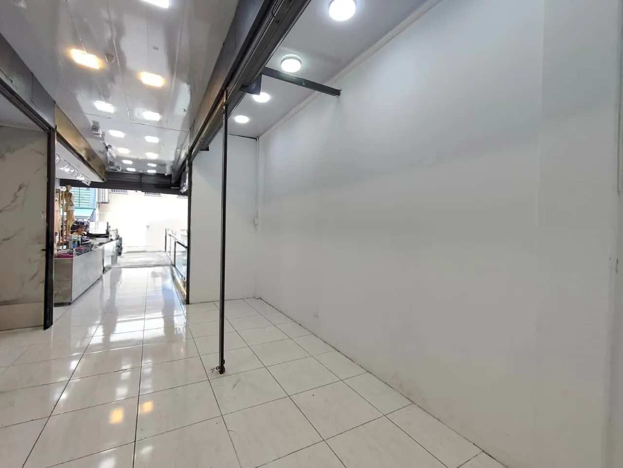 Local en Arriendo en Sector Galeria Central, Pereira, 10,0 m² (foto 3) — CREBI