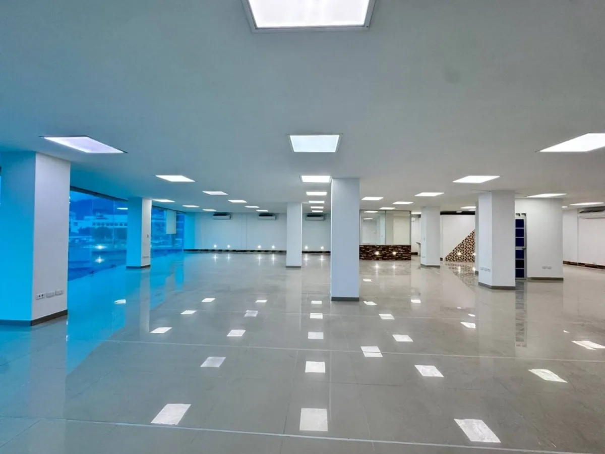 Oficina en Arriendo en San Jose Sur, Pereira, 440,0 m² (foto 2) — CREBI