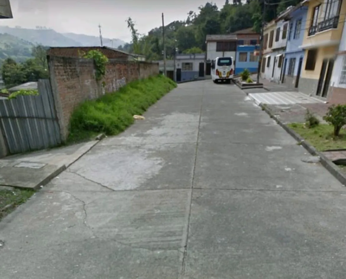 Lote en Venta en Alfonso Lopez, Dosquebradas, 690,0 m² (foto 2) — CREBI