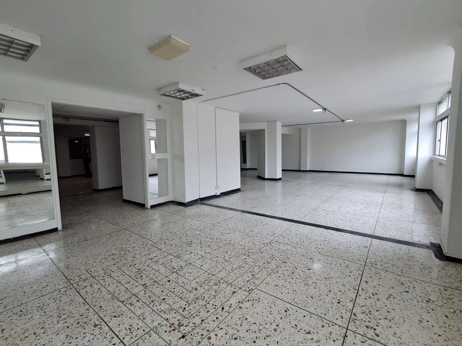 Oficina en Arriendo en Sector Plaza de Bolivar, Pereira, 250,0 m² (foto 3) — CREBI