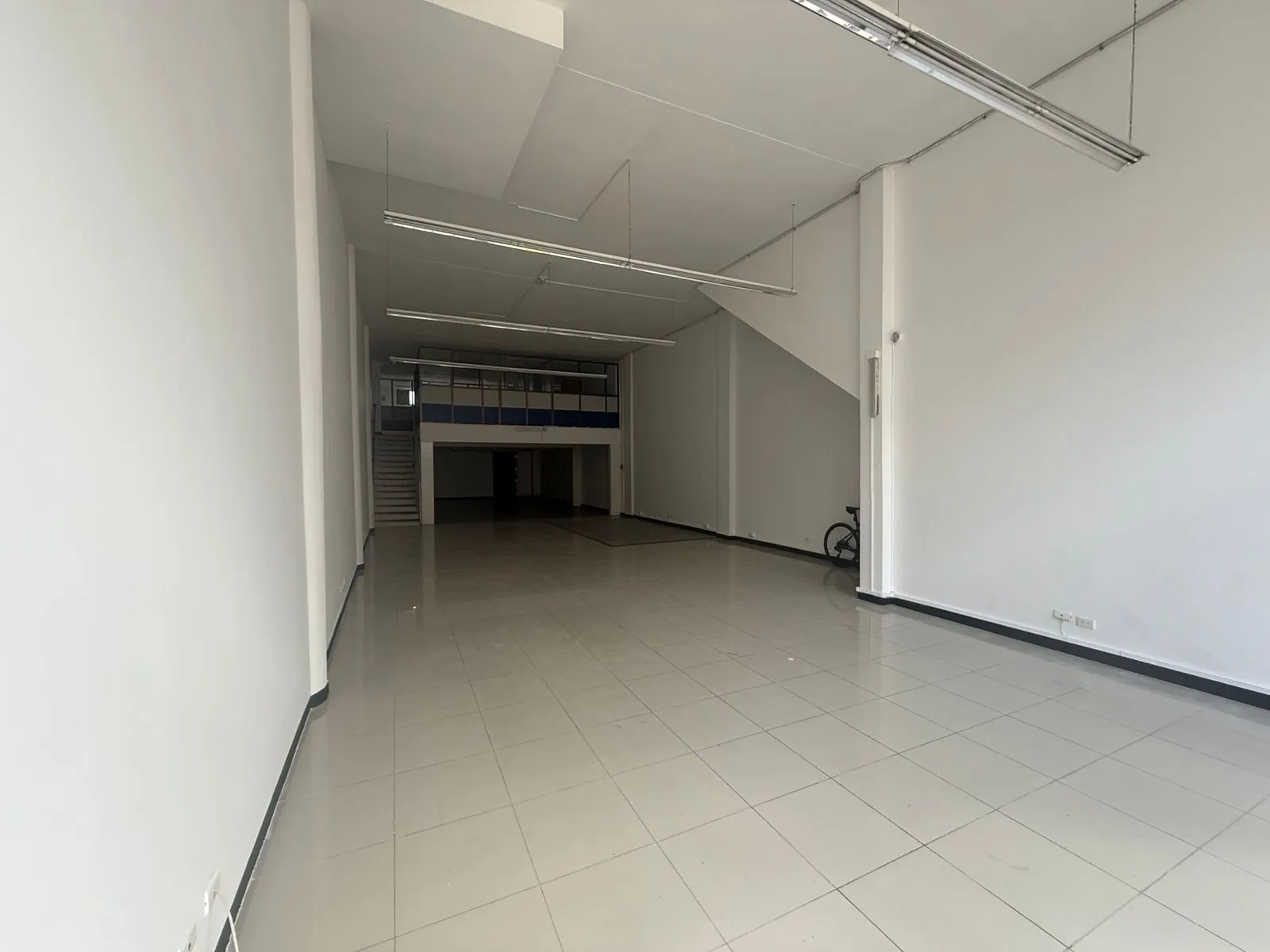 Local en Arriendo en Sector Lago Uribe, Pereira, 335,0 m² (foto 4) — CREBI