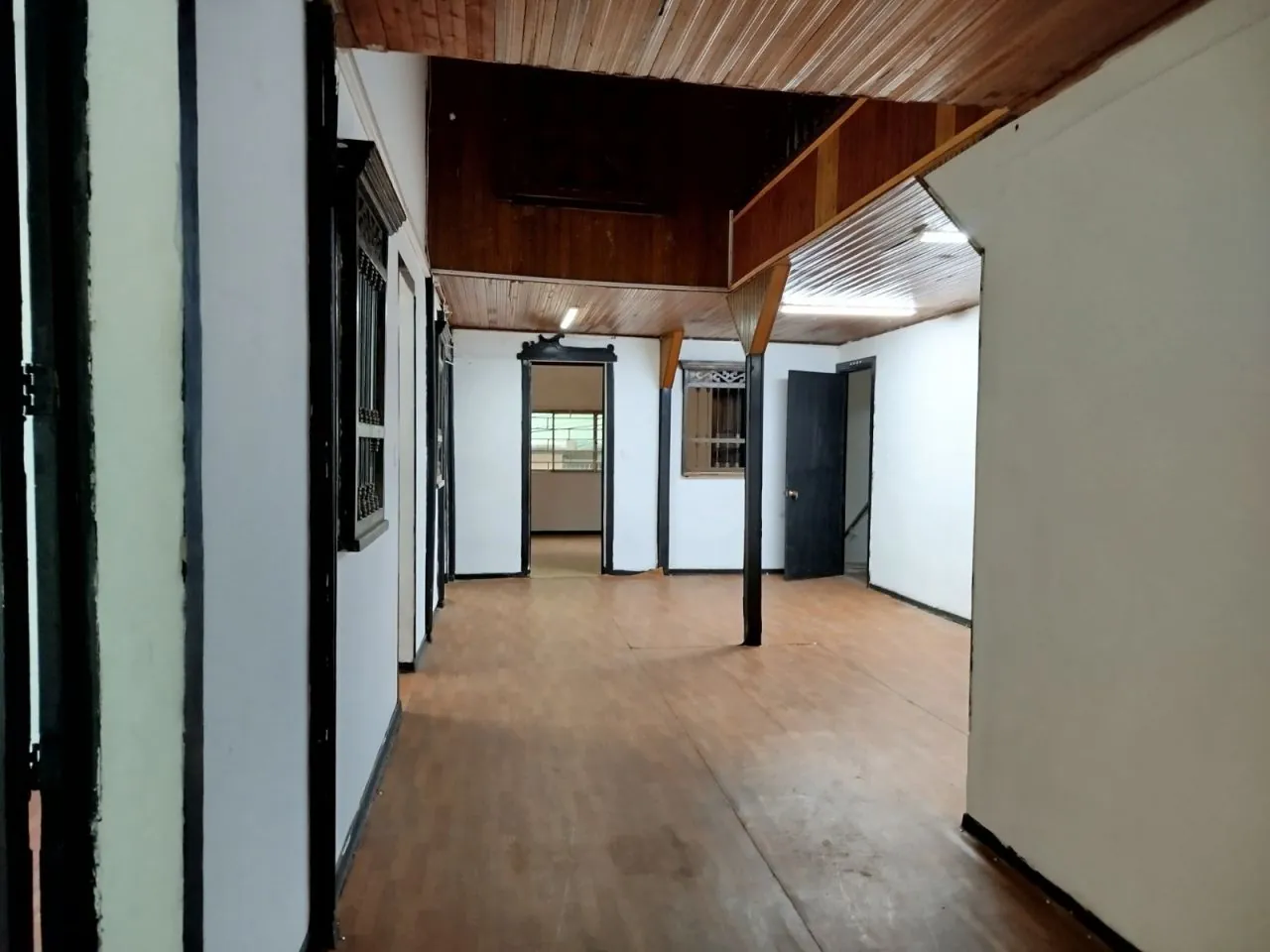 Local en Arriendo en Sector Galeria Central, Pereira, 900,0 m² (foto 4) — CREBI