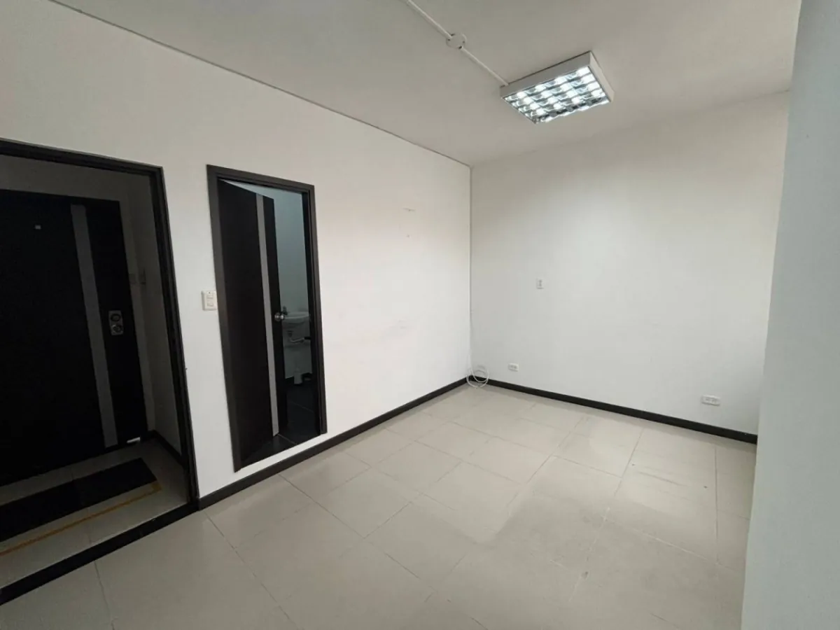 Oficina en Arriendo en Alfonso Lopez, Pereira, 19,0 m² (foto 3) — CREBI