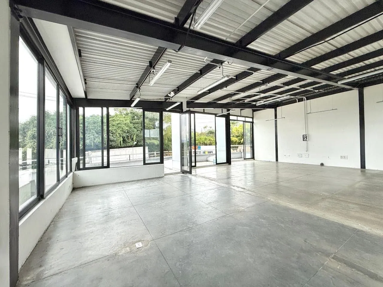 Local en Arriendo en Tribunas Corcega, Huertas, 180,0 m² (foto 4) — CREBI