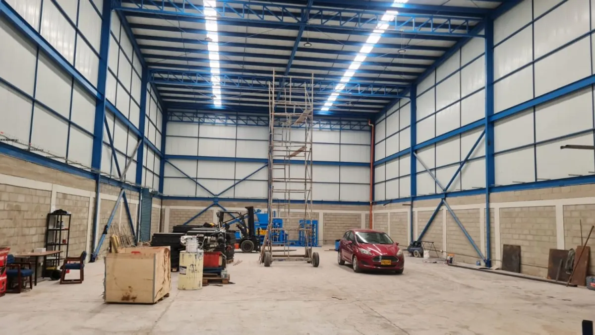 Bodega en Arriendo en Tribunas Corcega, LA GRANJA, 640,0 m² (foto 4) — CREBI
