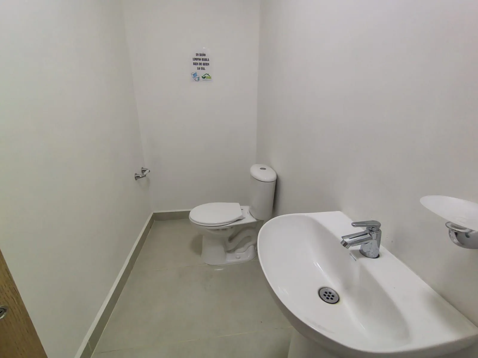 Local en Arriendo en Sector Galeria Central, Pereira, 10,0 m² (foto 4) — CREBI