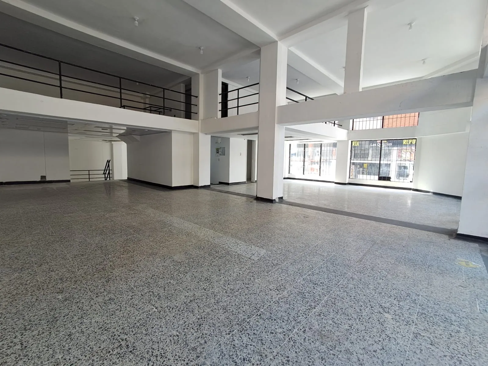 Local en Arriendo en Sector Plaza de Bolivar, Pereira, 400,0 m² (foto 4) — CREBI