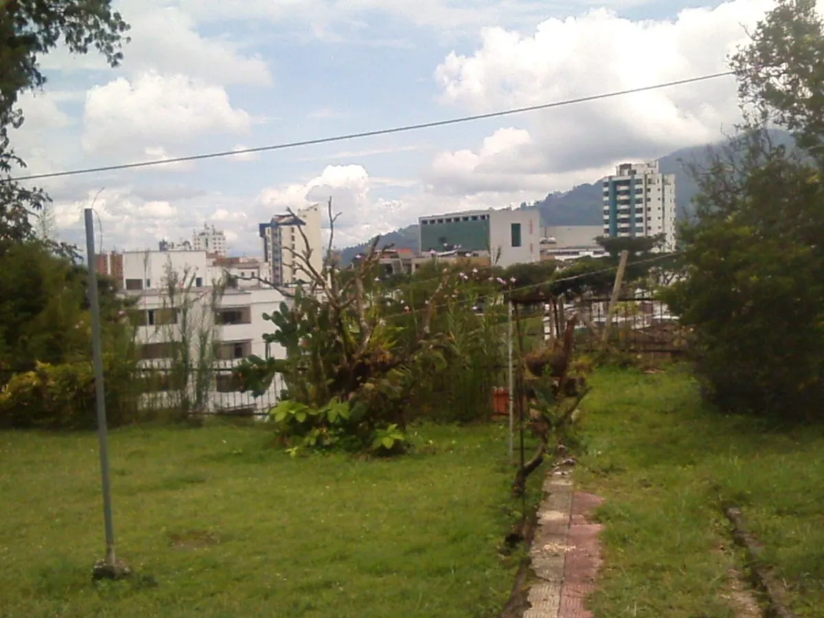 Lote en Venta en Universidad, Pereira, 1282,0 m² (foto 4) — CREBI