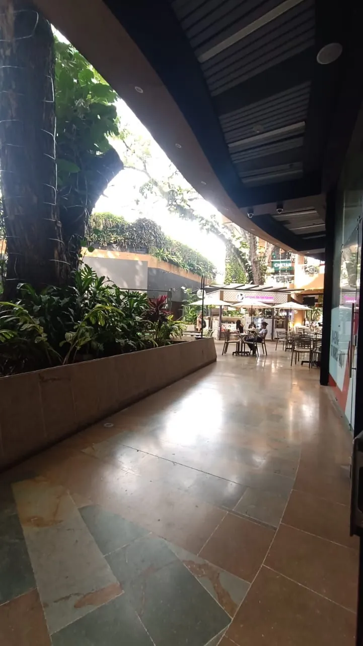 Local en Arriendo en Unicentro Cali, Cali, 47,0 m² (foto 4) — CREBI