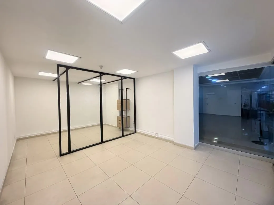 Local en Arriendo en Sector Galeria Central, Pereira, 26,0 m² (foto 4) — CREBI