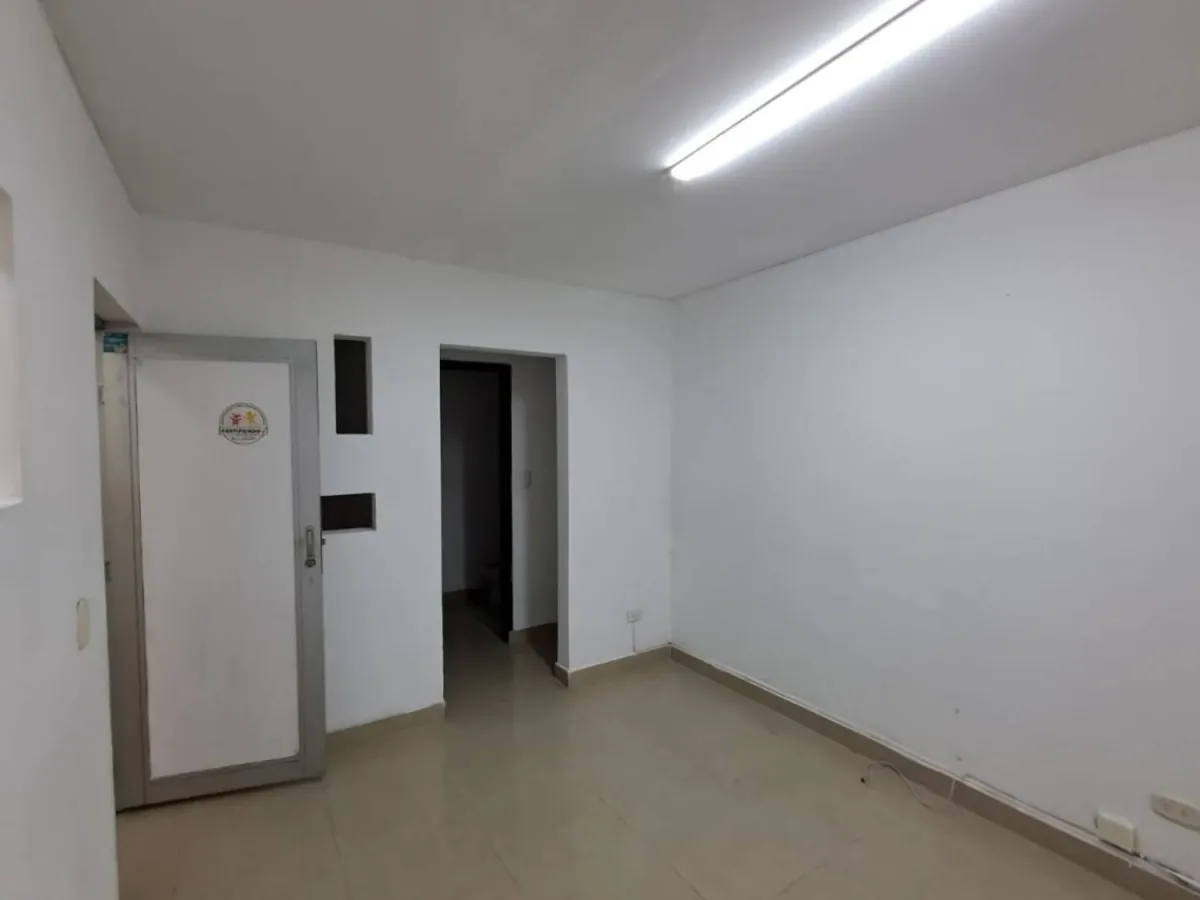 Local en Arriendo en Sector Galeria Central, Pereira, 30,0 m² (foto 4) — CREBI