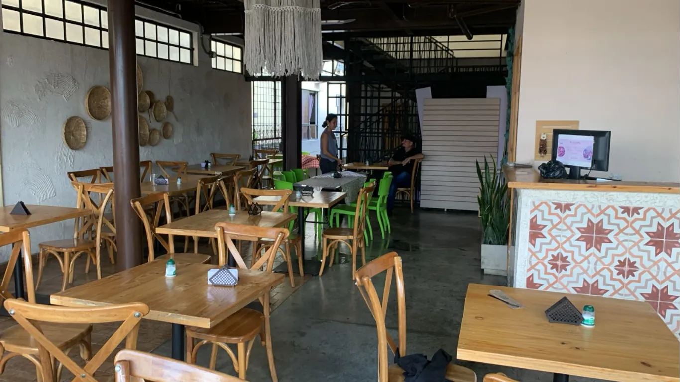 Local en Arriendo en Cuarto de Legua - Guadalupe, Cali, 240,0 m² (foto 4) — CREBI