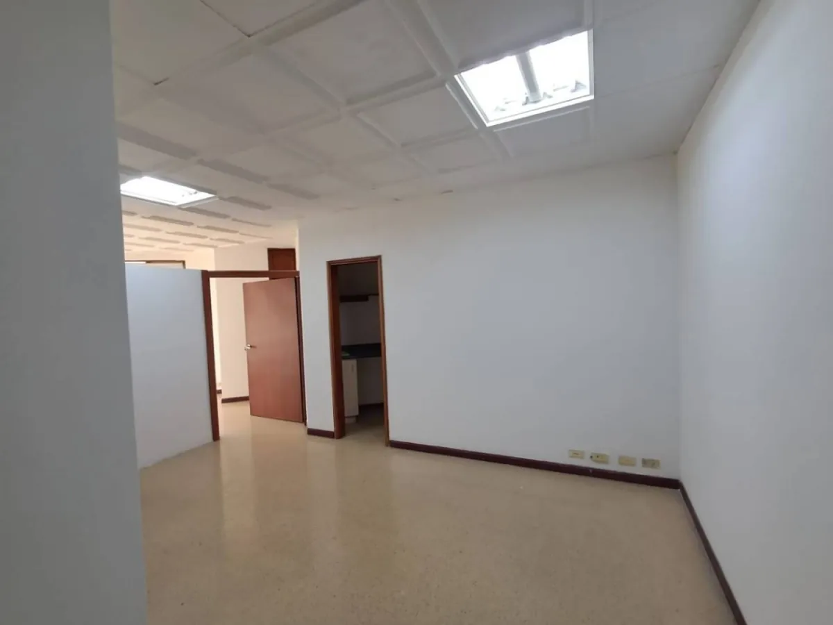 Oficina en Arriendo en Sector Plaza de Bolivar, Pereira, 37,0 m² (foto 4) — CREBI