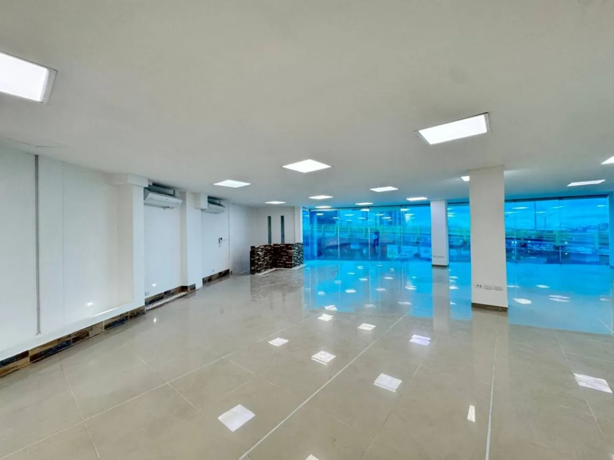 Oficina en Arriendo en San Jose Sur, Pereira, 440,0 m² (foto 3) — CREBI