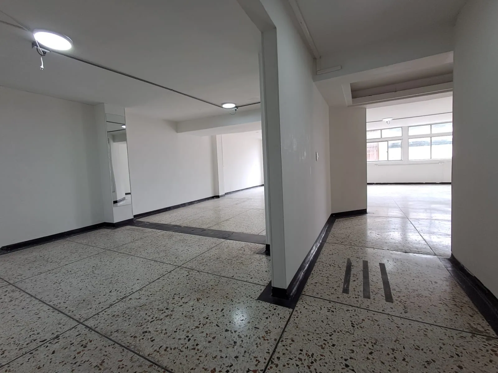 Oficina en Arriendo en Sector Plaza de Bolivar, Pereira, 250,0 m² (foto 4) — CREBI