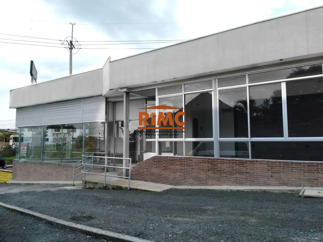 Local en Arriendo en Tribunas Corcega, Pereira, 220,0 m² — CREBI