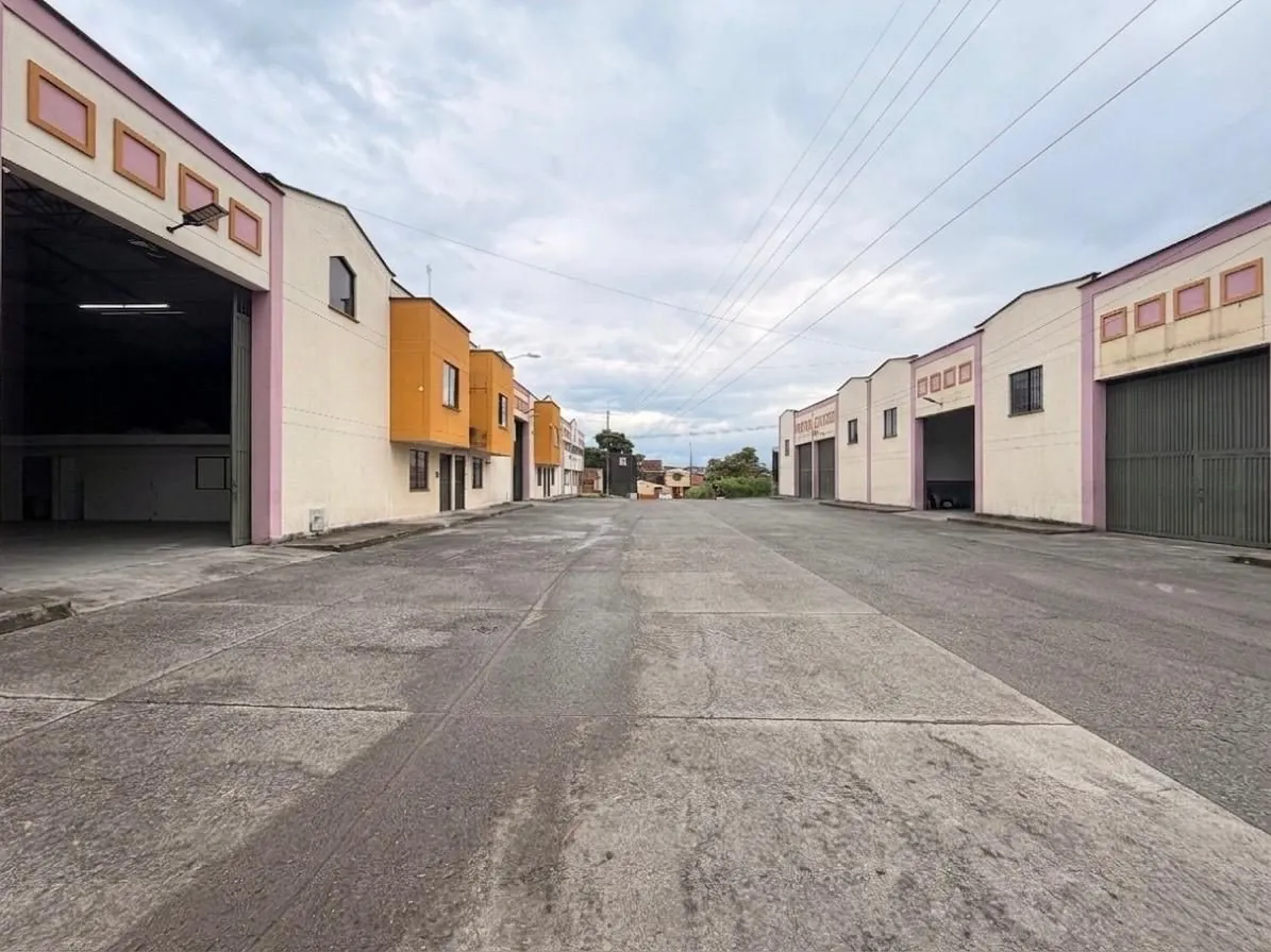 Bodega en Arriendo en La Playita, Dosquebradas, 500,0 m² (foto 5) — CREBI