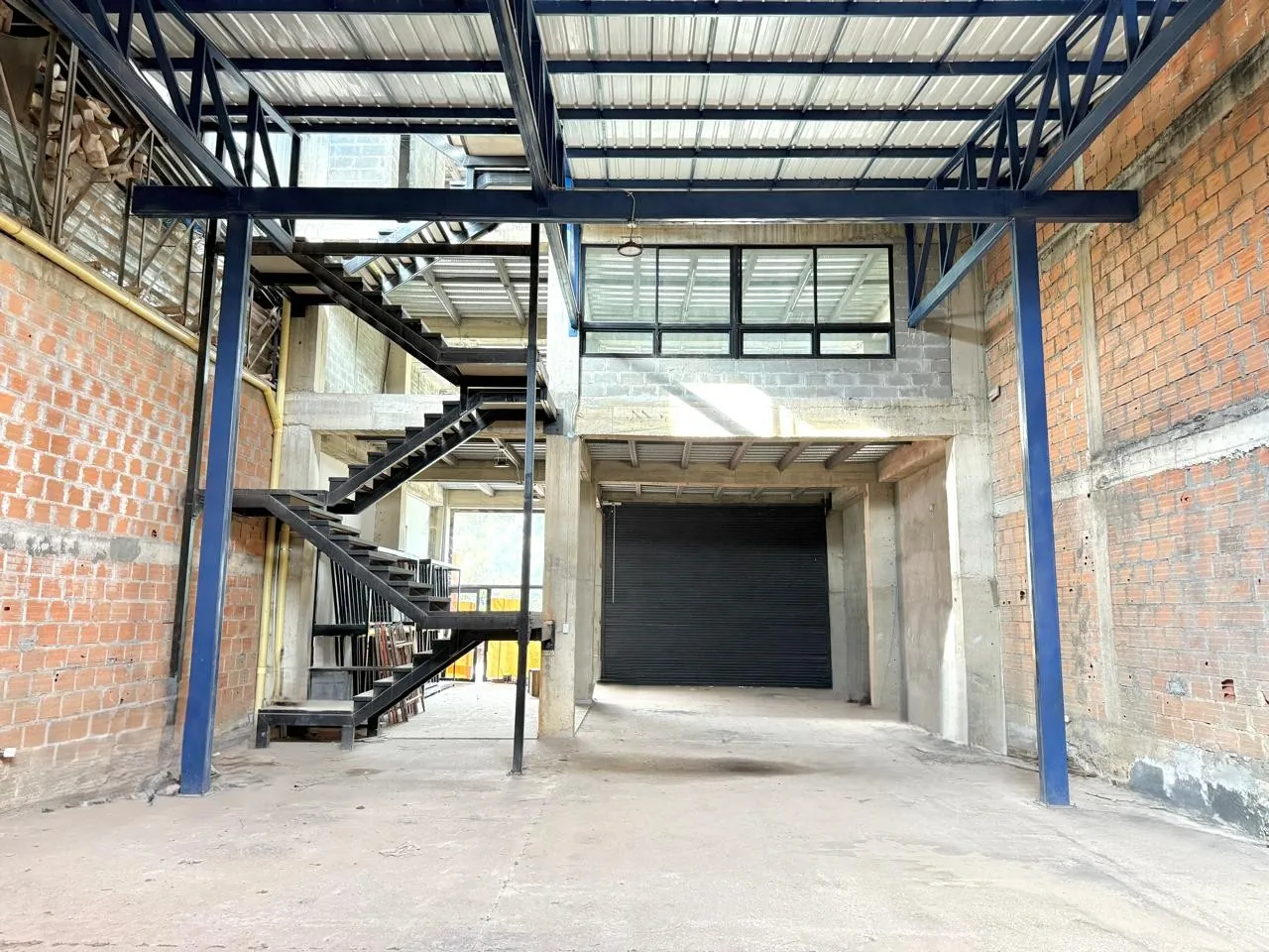 Bodega en Arriendo en Los Conquistadores, Pereira, 500,0 m² (foto 5) — CREBI