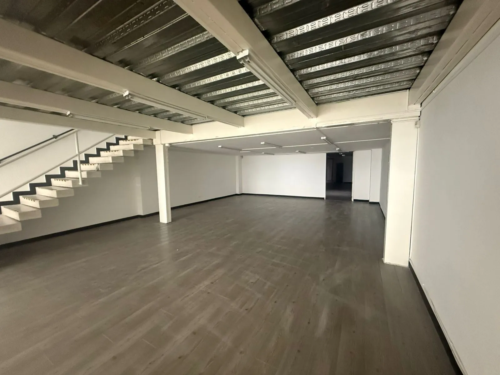 Local en Arriendo en Sector Lago Uribe, Pereira, 335,0 m² (foto 5) — CREBI