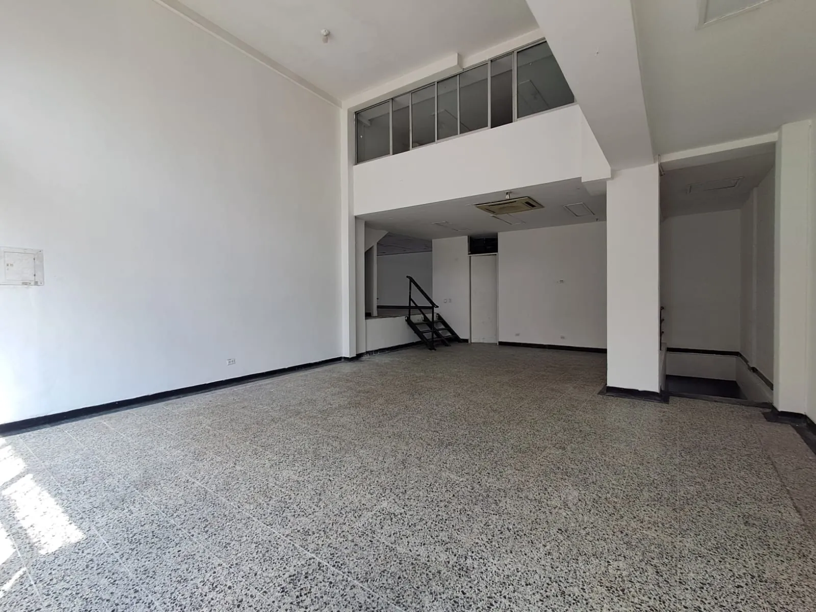 Local en Arriendo en Sector Plaza de Bolivar, Pereira, 400,0 m² (foto 5) — CREBI