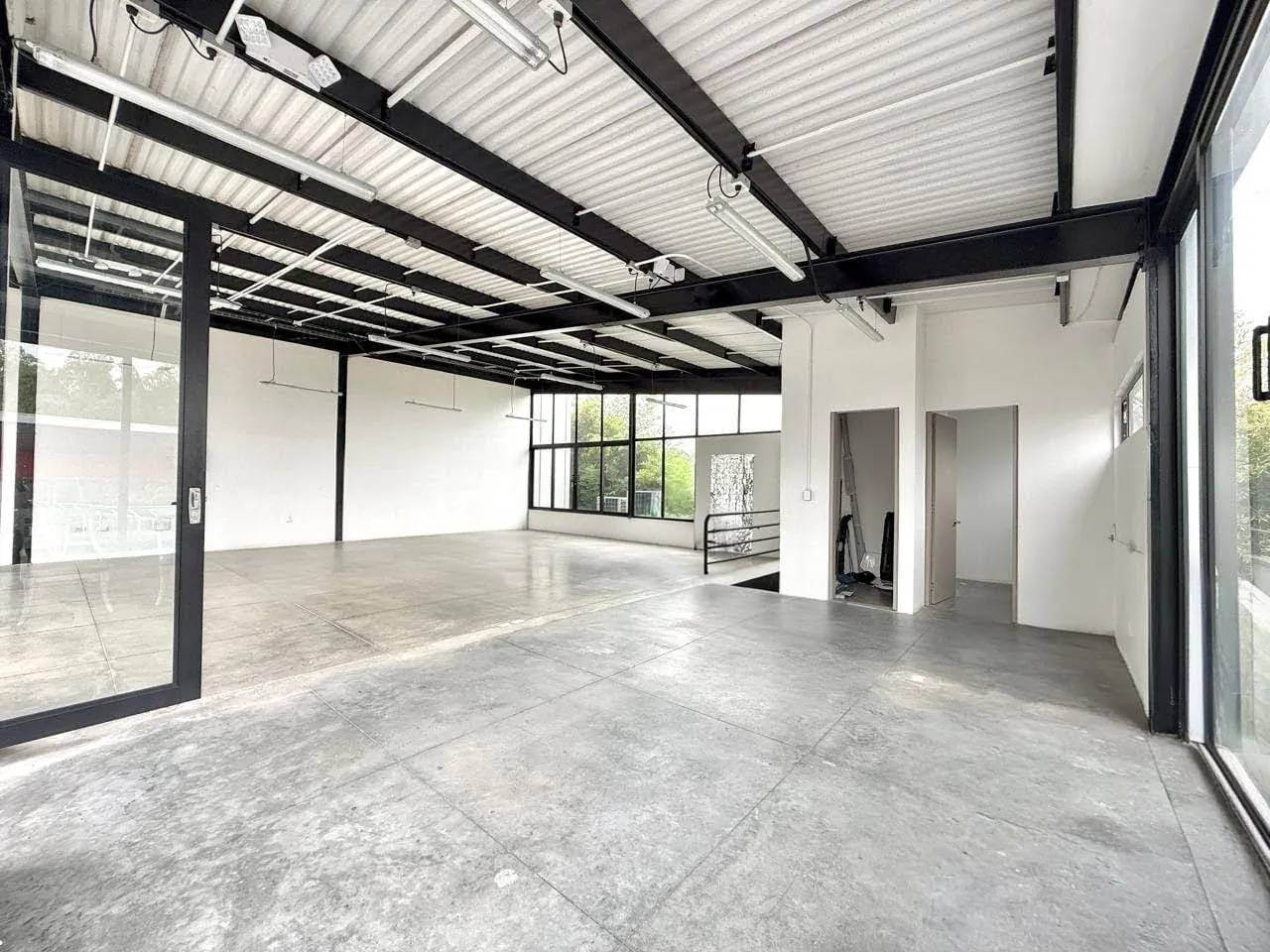 Local en Arriendo en Tribunas Corcega, Huertas, 180,0 m² (foto 5) — CREBI