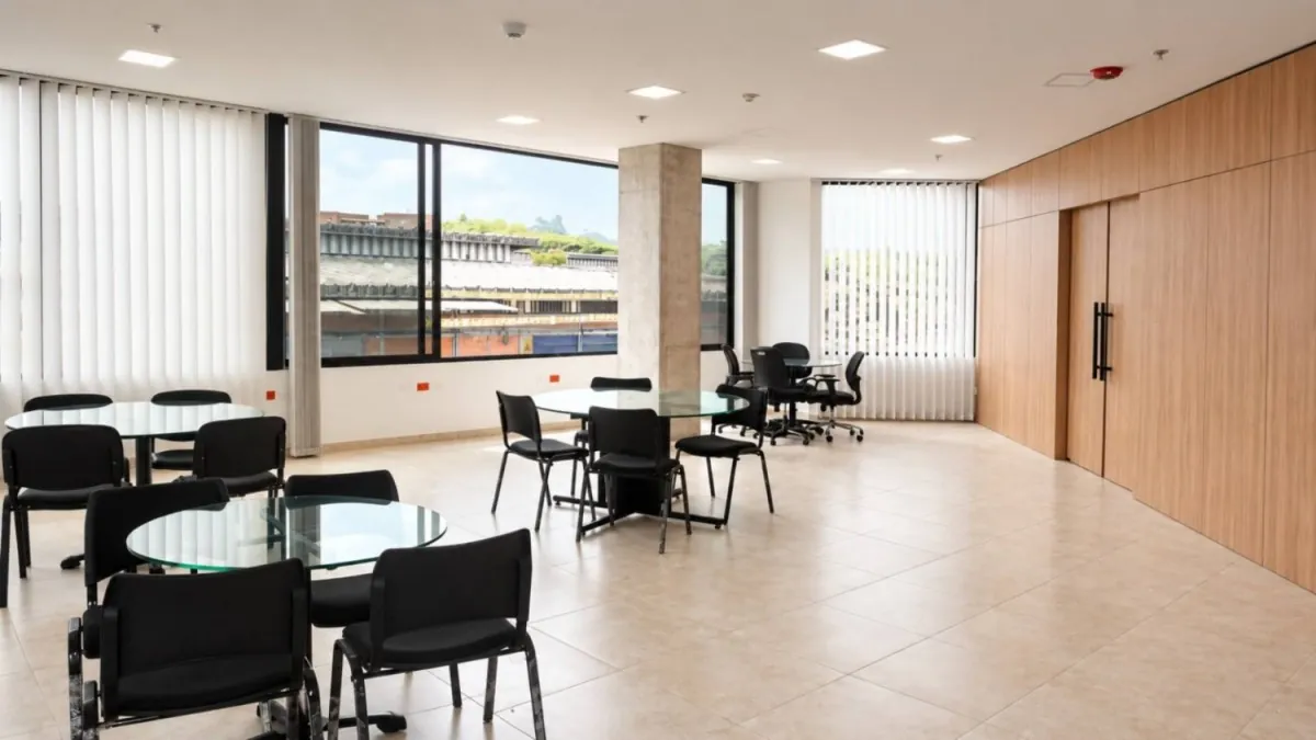 Oficina en Arriendo en Comuna Olímpica, Pereira, 333,0 m² (foto 5) — CREBI