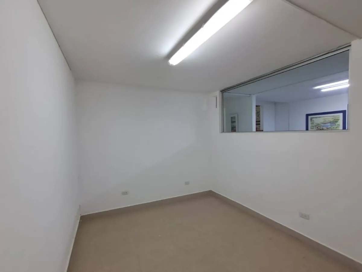 Local en Arriendo en Sector Galeria Central, Pereira, 30,0 m² (foto 5) — CREBI
