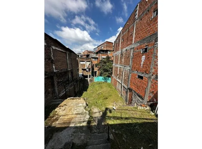 Lote en Venta en Olaya Herrera, Pereira, 211,0 m² (foto 6) — CREBI