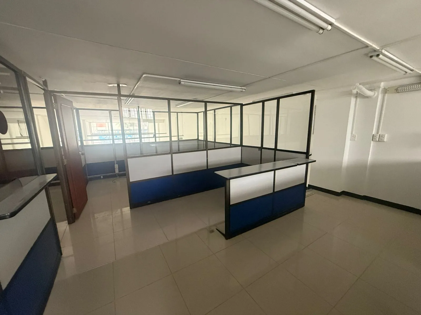 Local en Arriendo en Sector Lago Uribe, Pereira, 335,0 m² (foto 6) — CREBI
