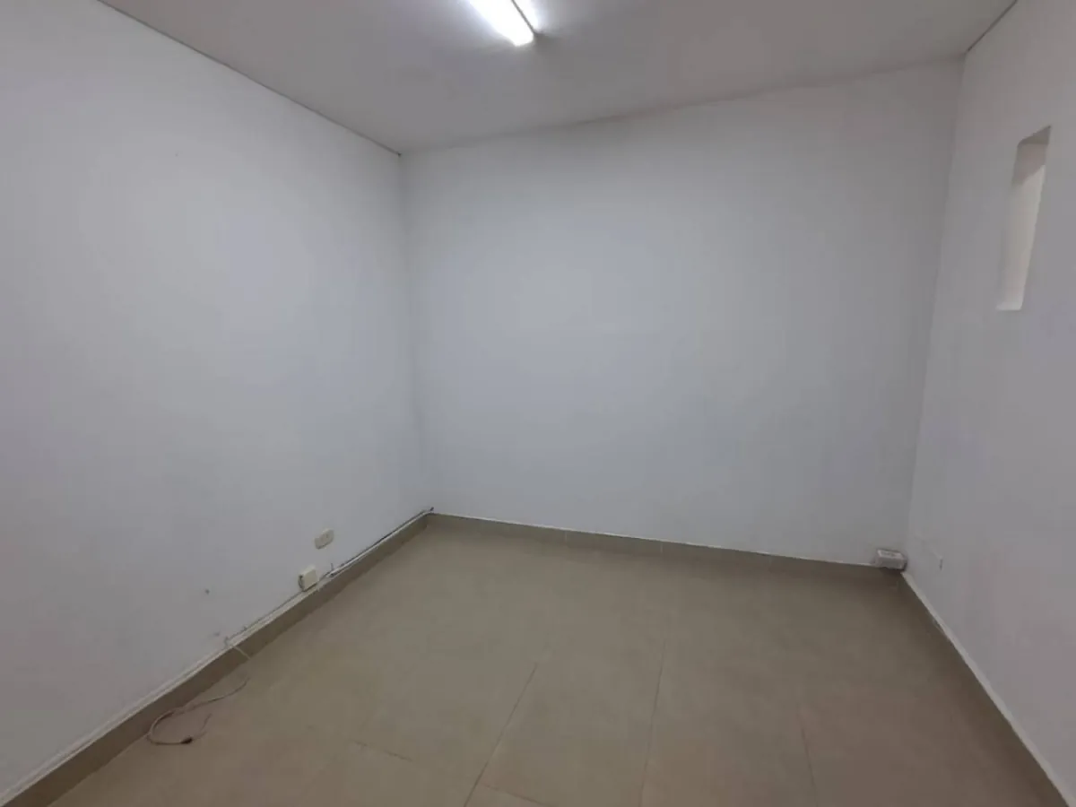 Local en Arriendo en Sector Galeria Central, Pereira, 30,0 m² (foto 6) — CREBI