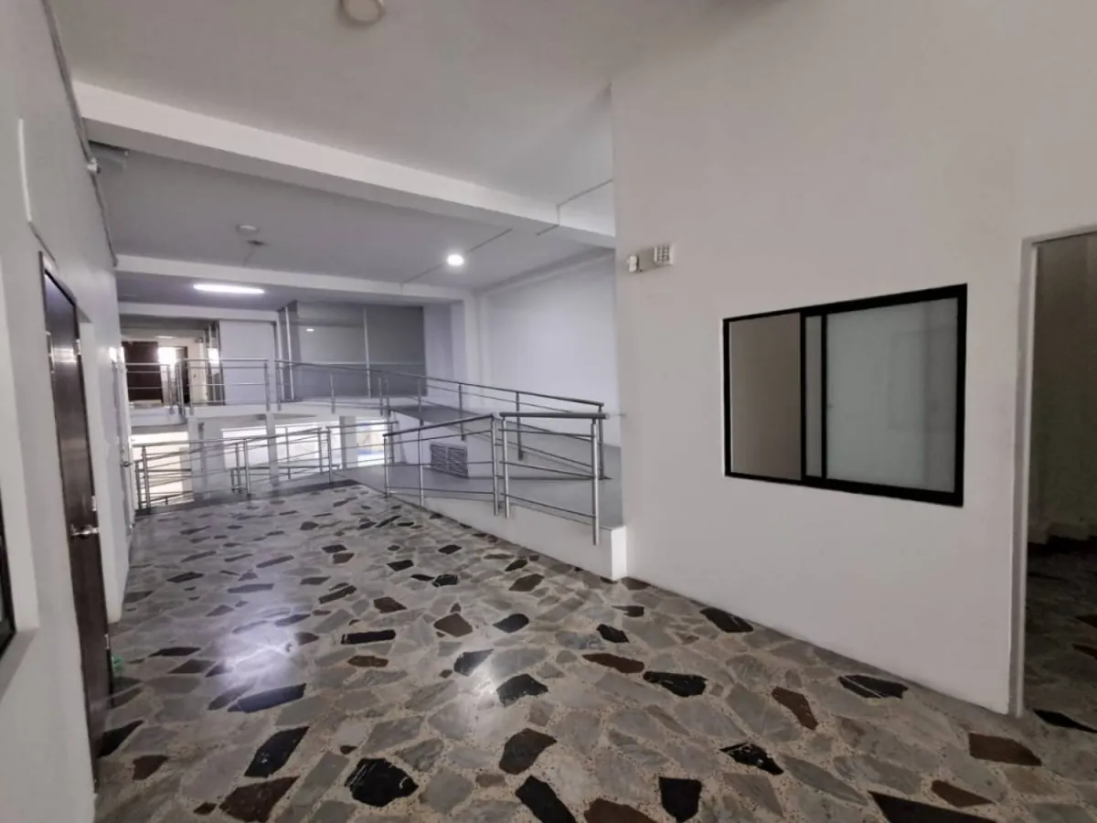 Local en Arriendo en Sector 30 de Agosto, Pereira, 640,0 m² (foto 5) — CREBI