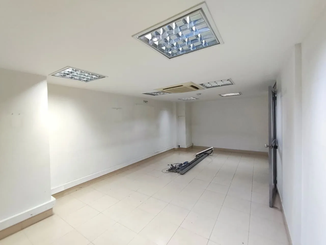 Local en Arriendo en Sector Plaza de Bolivar, Pereira, 579,0 m² (foto 6) — CREBI