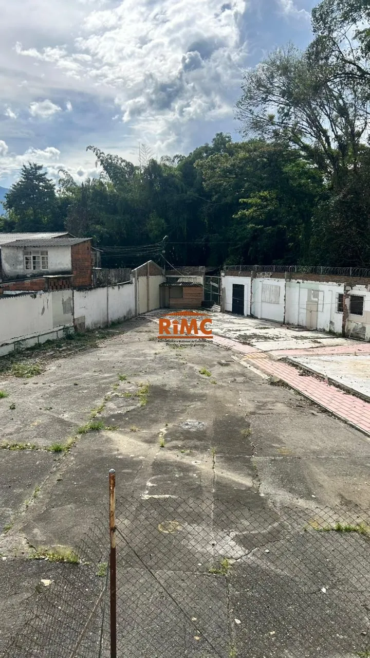 Bodega en Venta en San Nicolas, Dosquebradas, 2932,0 m² — CREBI