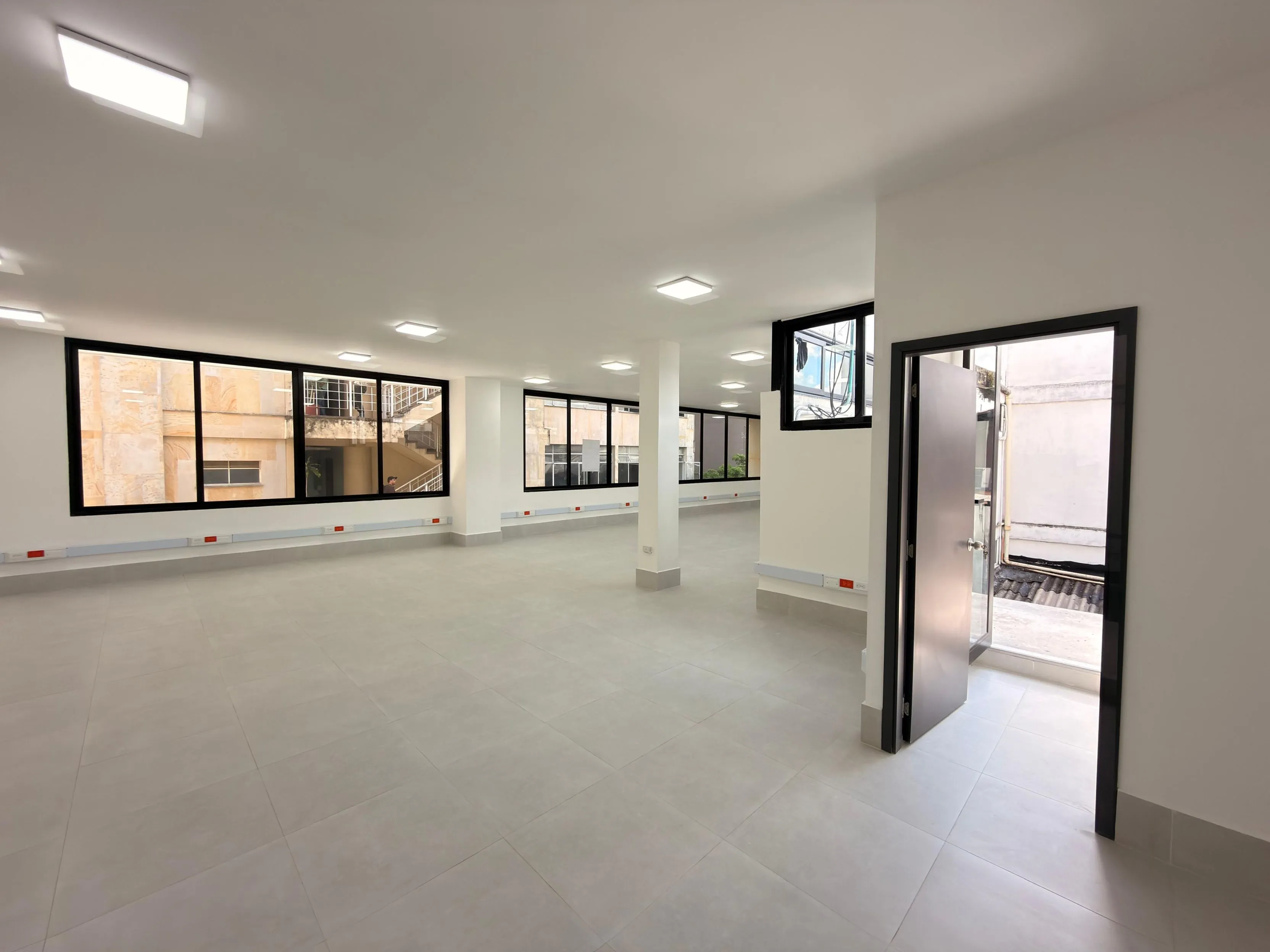 Oficina en Arriendo en Sector Plaza de Bolivar, Pereira, 173,0 m² (foto 6) — CREBI