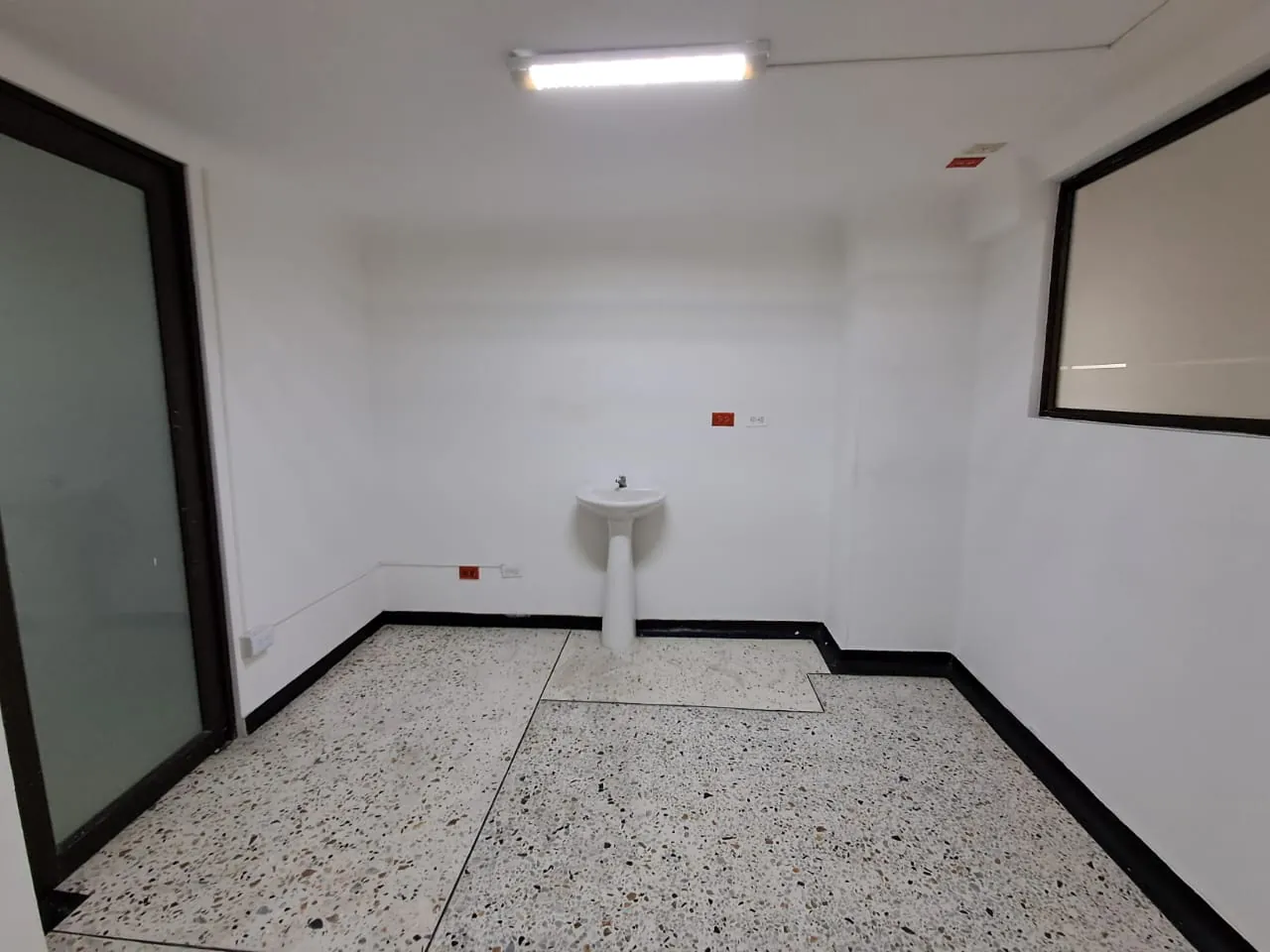 Oficina en Arriendo en Sector Plaza de Bolivar, Pereira, 250,0 m² (foto 6) — CREBI