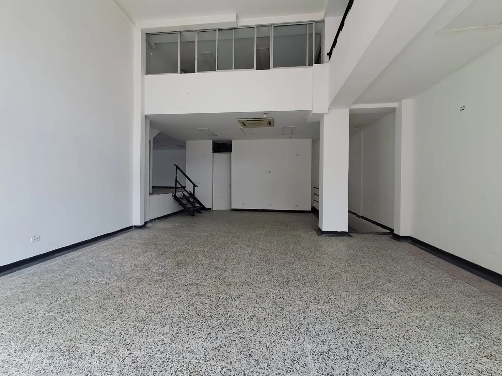 Local en Arriendo en Sector Plaza de Bolivar, Pereira, 400,0 m² (foto 7) — CREBI