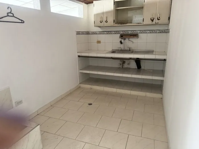 Bodega en Arriendo en Manzanares, Cali, 280,0 m² (foto 7) — CREBI