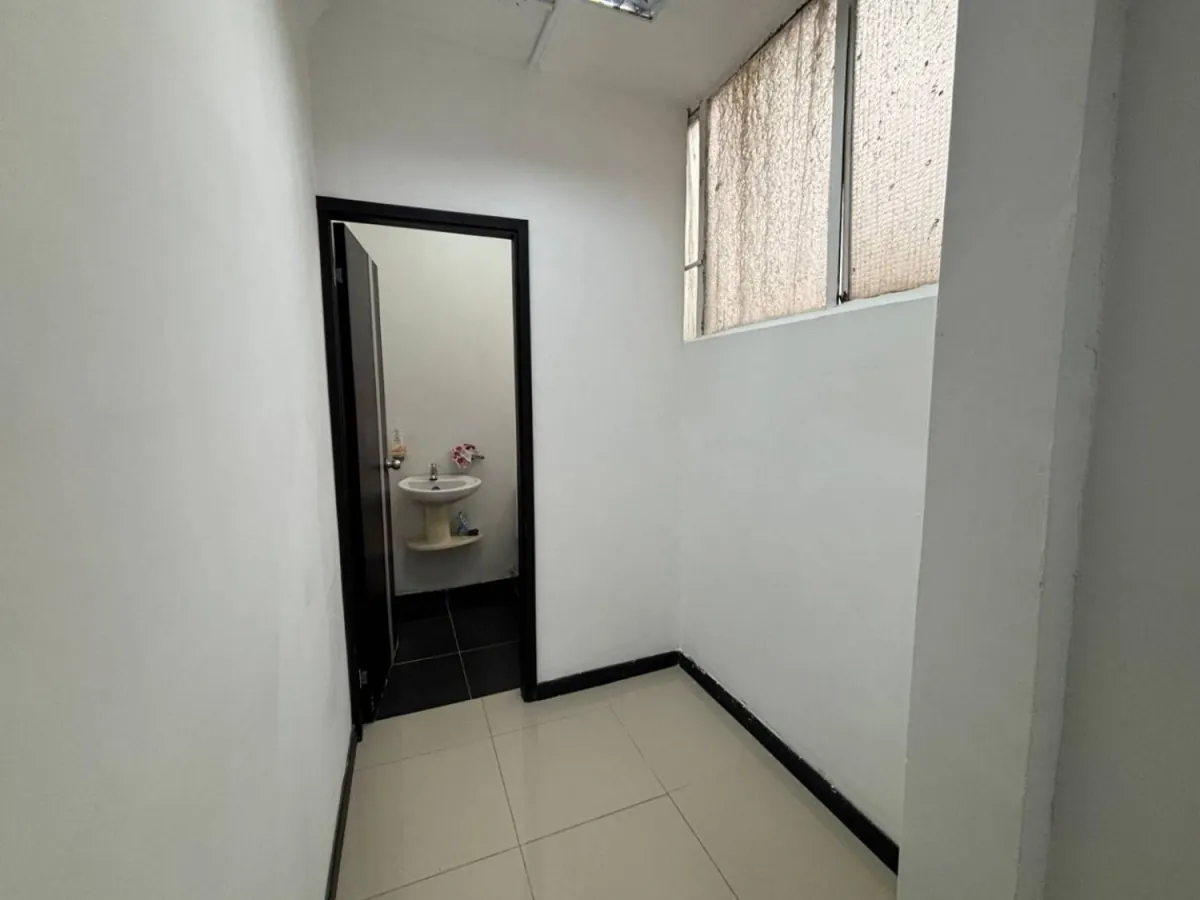 Oficina en Arriendo en Sector Plaza de Bolivar, Pereira, 18,0 m² (foto 7) — CREBI
