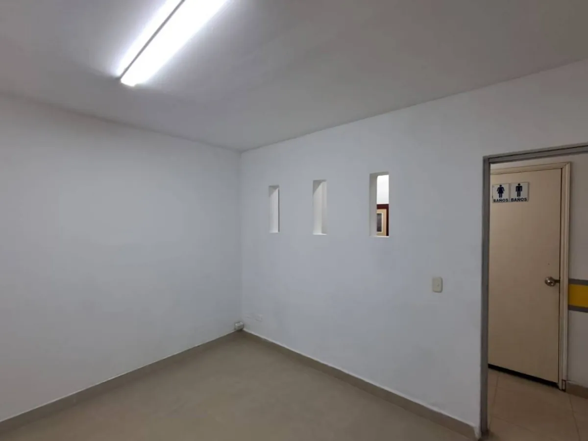 Local en Arriendo en Sector Galeria Central, Pereira, 30,0 m² (foto 7) — CREBI