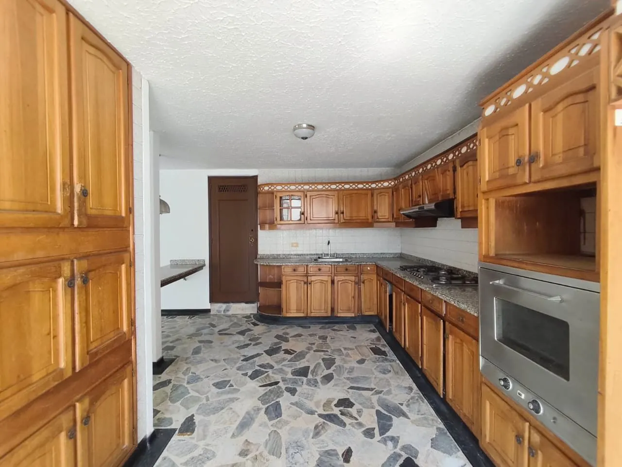 Local en Arriendo en Los Quimbayas, Pereira, 286,0 m² (foto 8) — CREBI