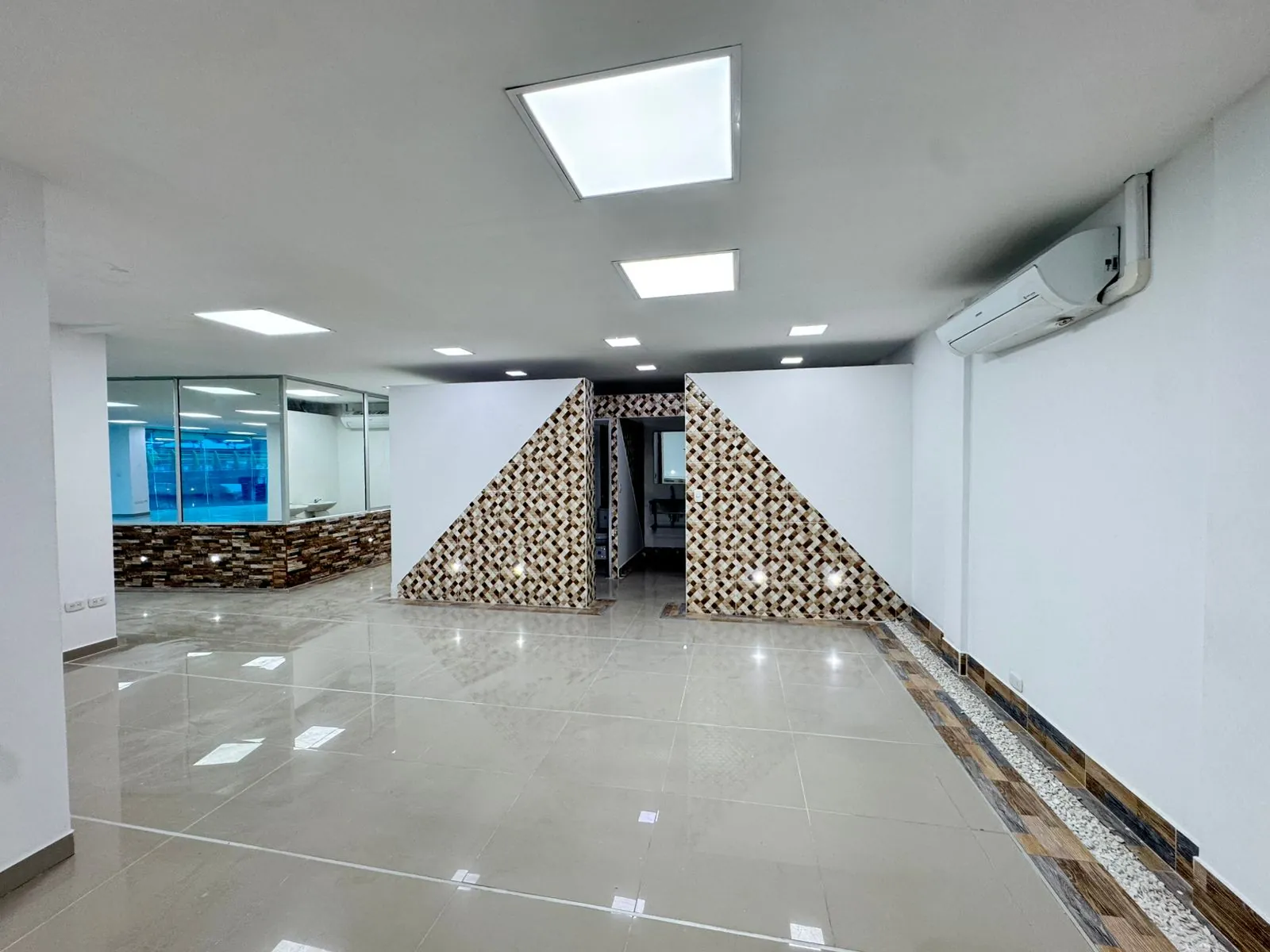 Local en Arriendo en Pinares de San Martin, Pereira, 450,0 m² (foto 8) — CREBI