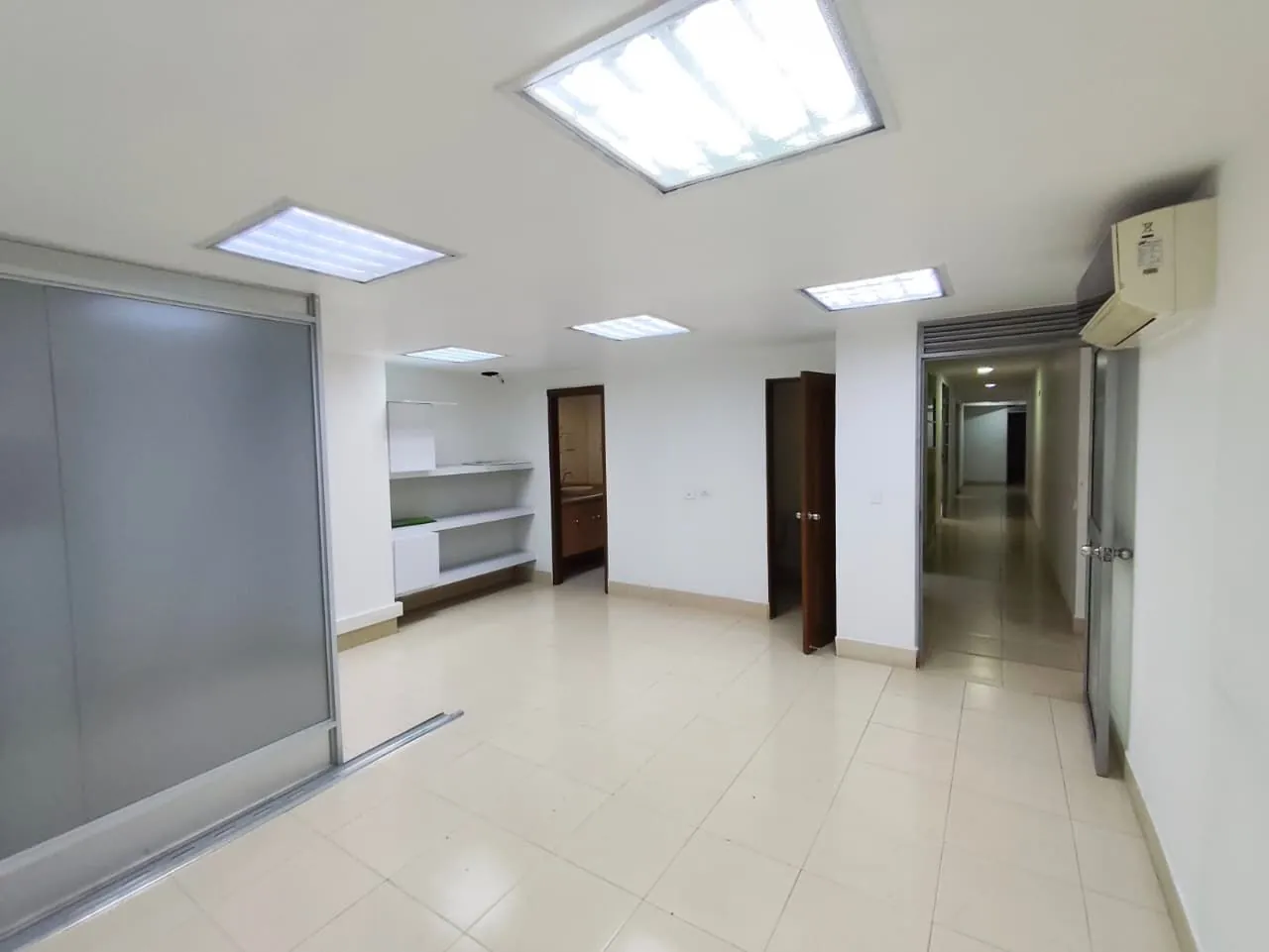 Local en Arriendo en Sector Plaza de Bolivar, Pereira, 579,0 m² (foto 8) — CREBI