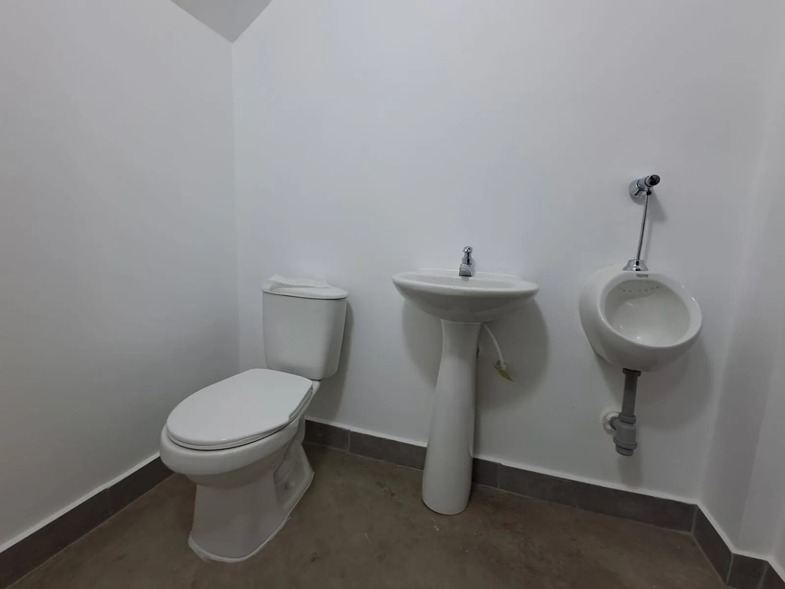 Local en Arriendo en Popular Modelo, Pereira, 102,0 m² (foto 9) — CREBI